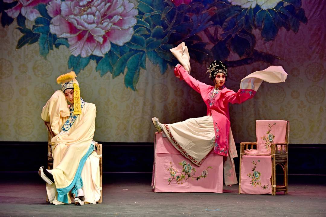 《白蛇传》是四川省川剧院最经典的代表剧目之一,讲述了白蛇仙姑因