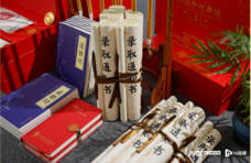 全国最长！珠海一高校向新生发放1.6米卷轴录取通知书