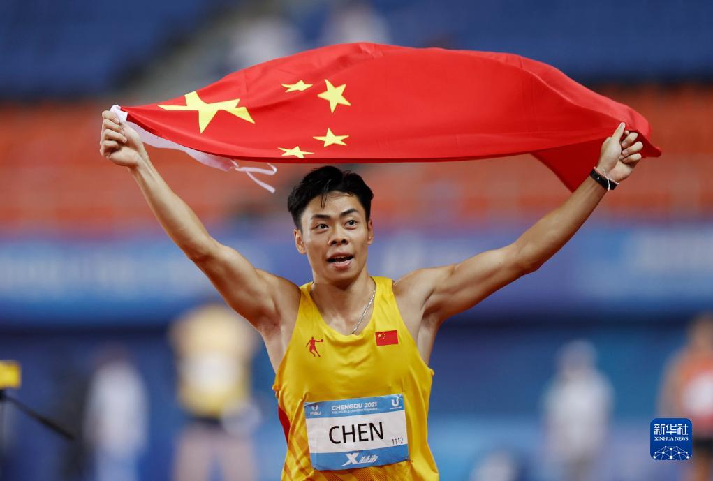 成都大运会田径——男子100米决赛:陈冠锋获季军-齐鲁晚报网