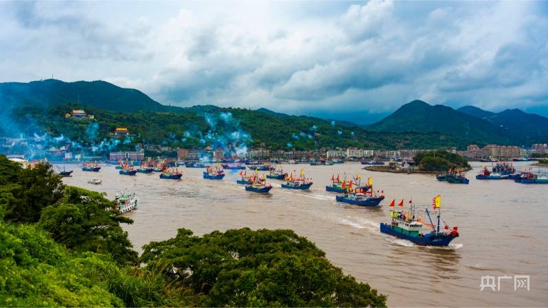 宁波象山:伏季休渔结束 千艘渔船喜迎开渔-齐鲁晚报网