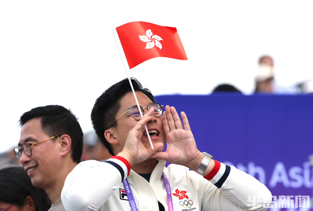 霍启刚亮相水上赛场引关注,助威中国香港选手夺首金-齐鲁晚报网
