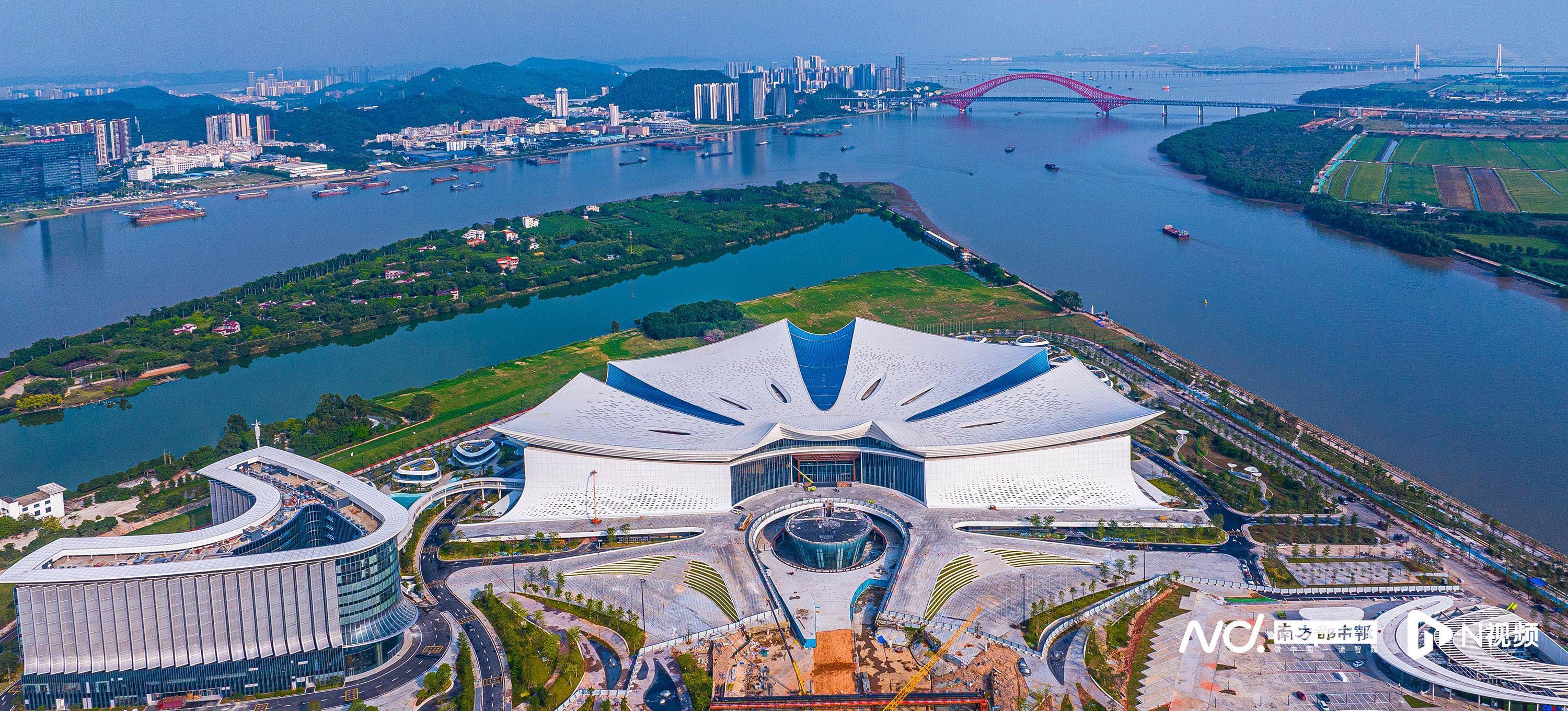 组图:广州新地标巨型"木棉花"建成迎首秀,全过程高清还原-齐鲁晚报网