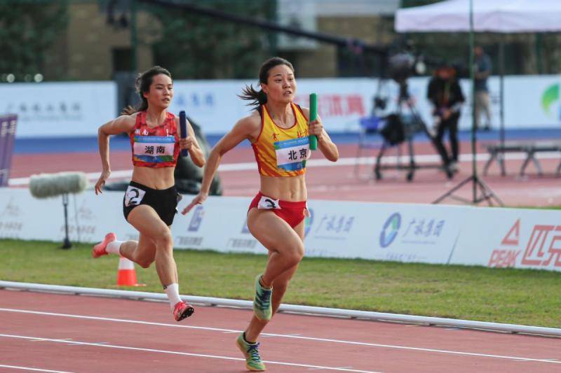 72强势夺冠,队友马忠强1:49.