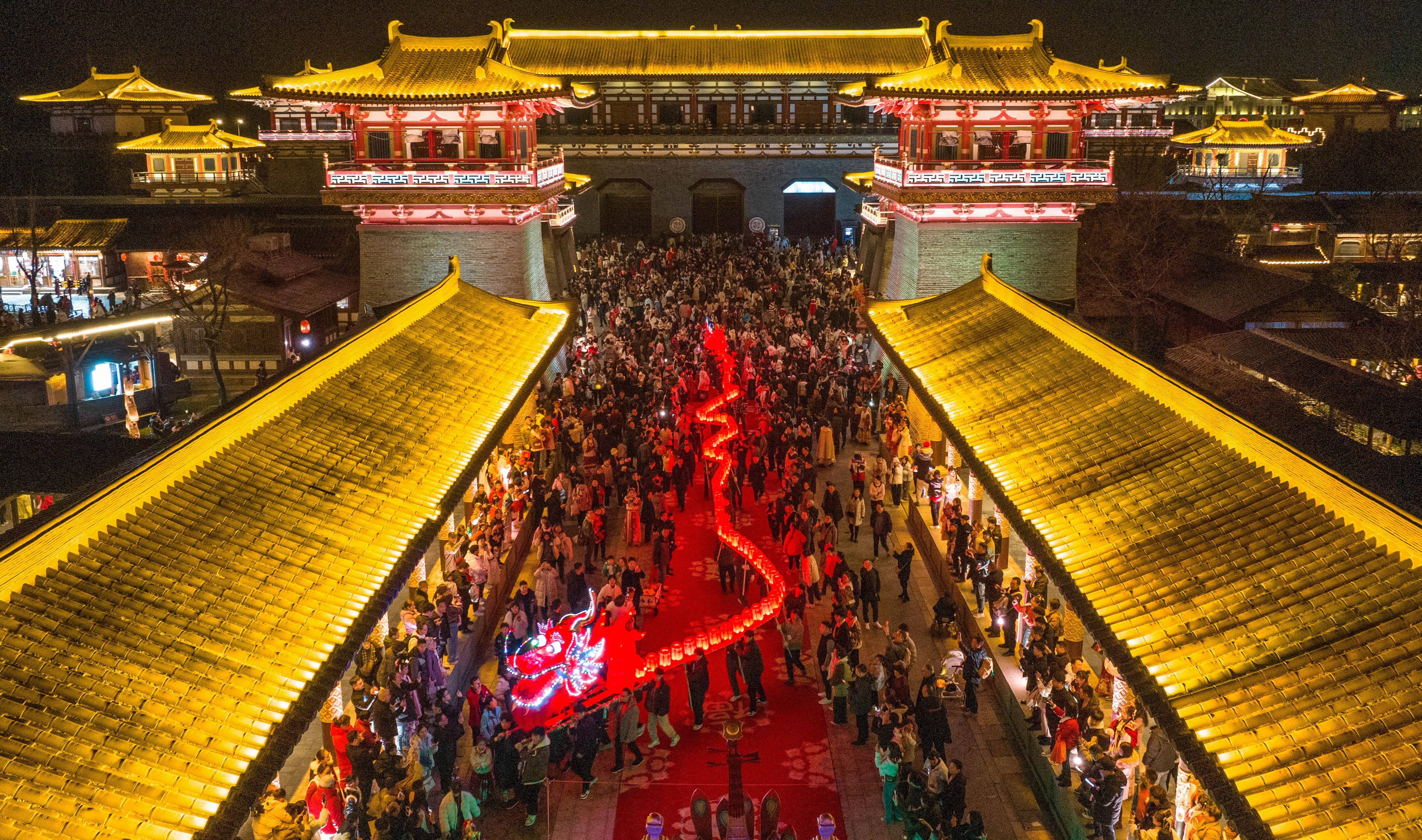 锦绣中国年逛庙会大集感受浓浓年味