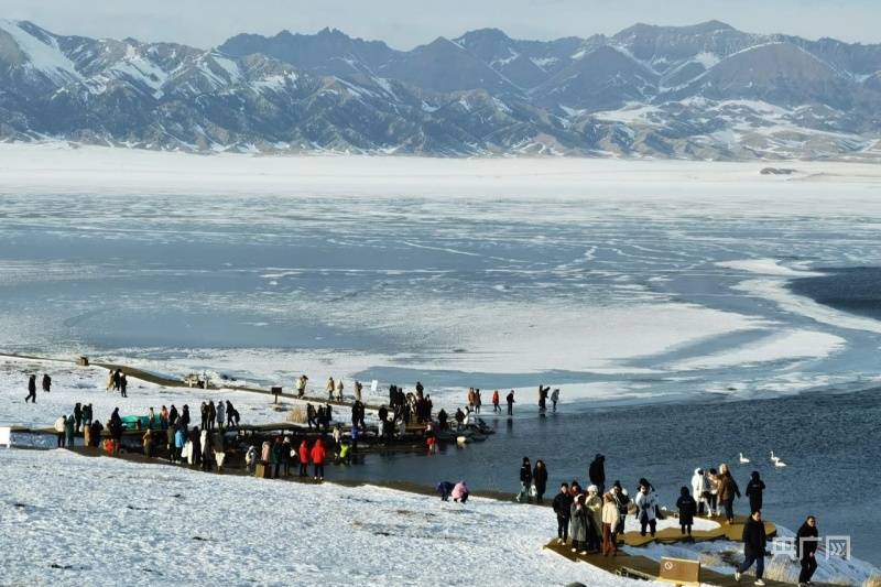 锦绣中国年人气火爆赛里木湖景区接待游客近115万人次