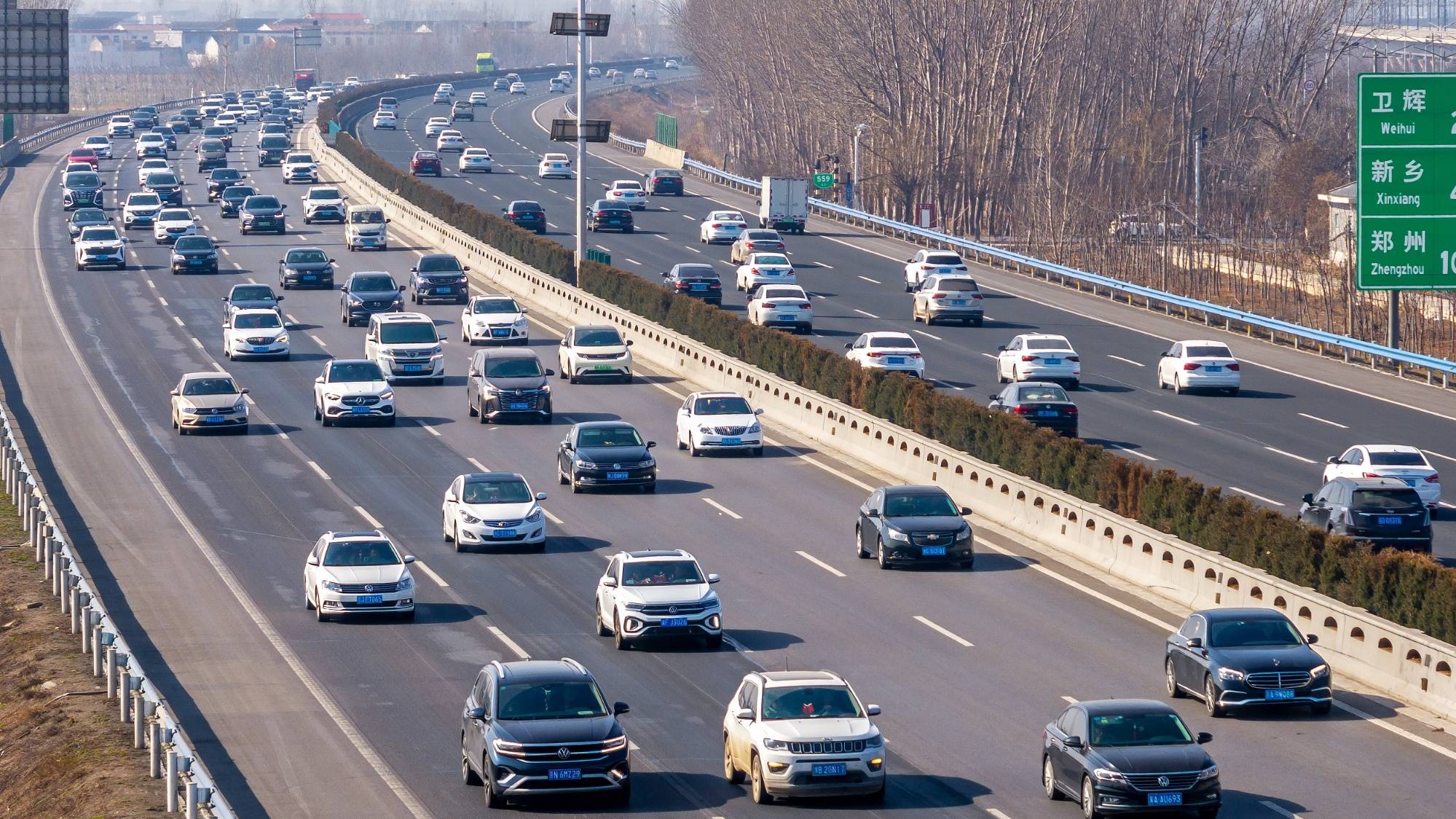 春节假期全国道路交通总体平稳有序预计至元宵节各地自驾返程车流将