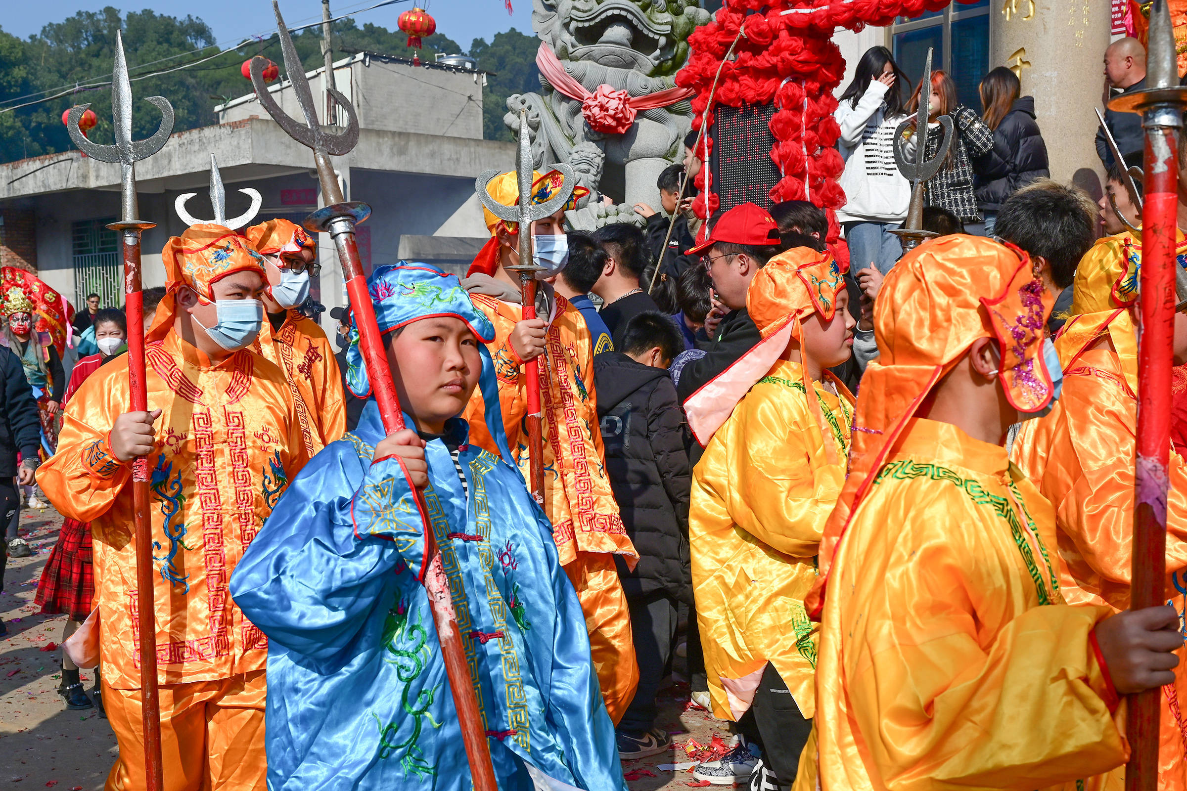 福建长乐"游神"习俗,村里青少年渐成队伍中的主力军