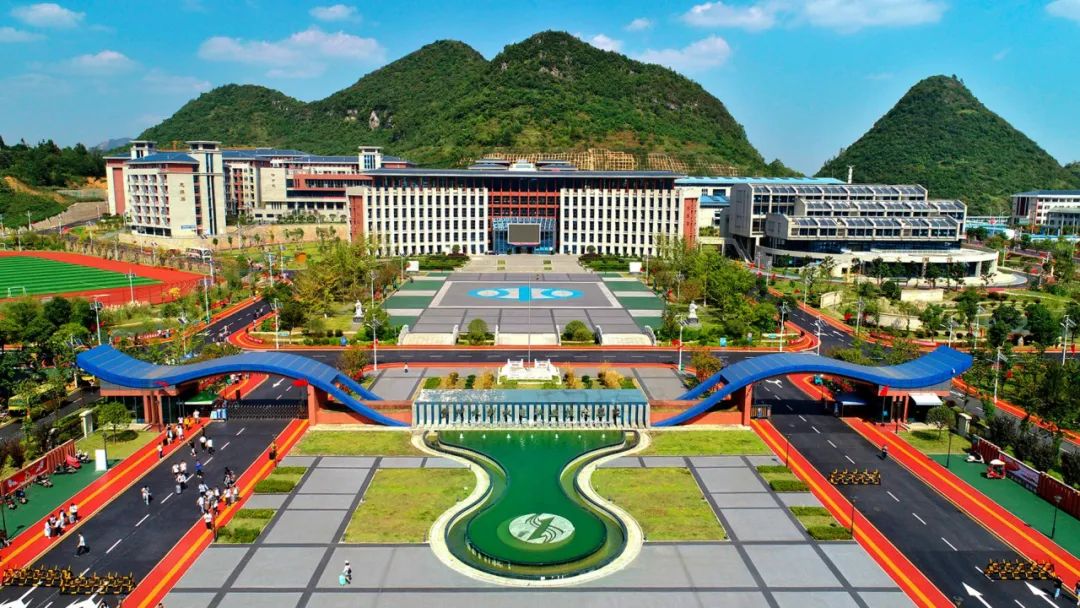 贵州水利水电职业技术学院全景贵州水利水电职业技术学院位于贵州省