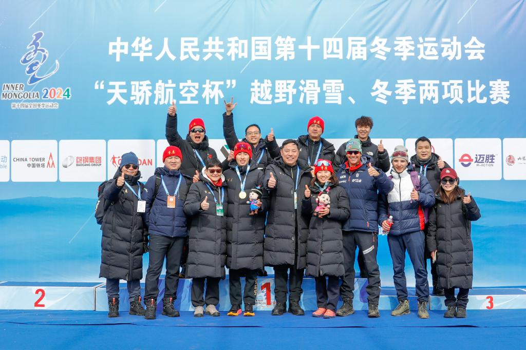 滑雪是冬季项目中的基础大项,同时中国冰雪长期存在"冰强雪弱"格局