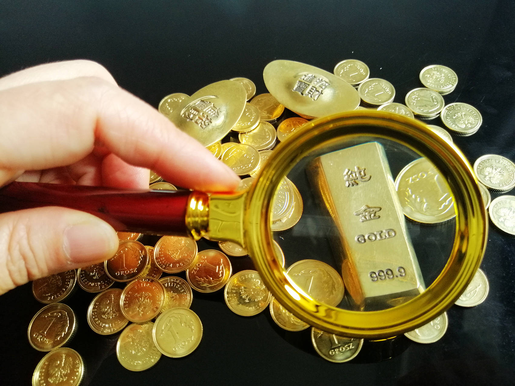 黄金火到爆眼睛一闭一睁每克就涨了10元建设银行最新公告上调至600元