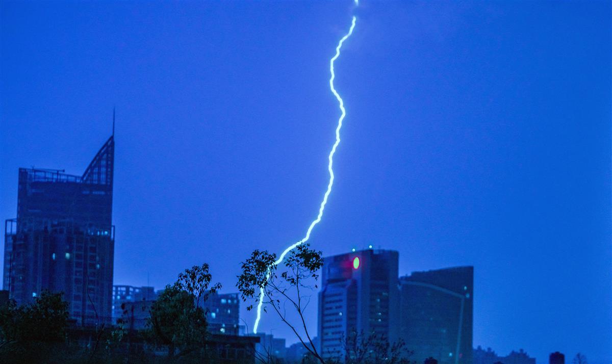 大雨暴雨大暴雨 6级阵风!开启满30-10!