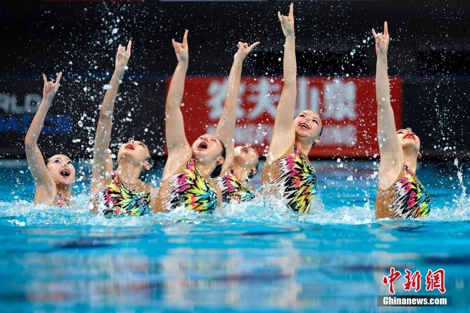 4月5日,2024年世界泳联花样游泳世界杯(北京站)在国家游泳中心"水立方