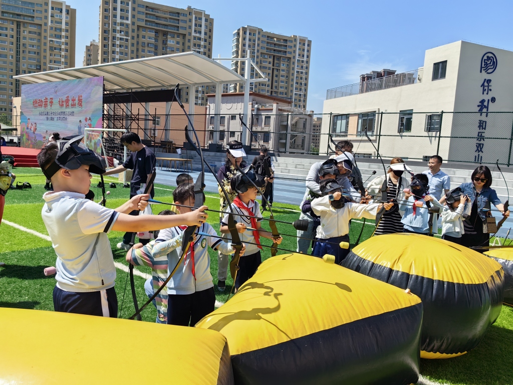 "慧心智教"亲子游园会攻略,为每一对亲子制作了游园会攻略图和集章卡