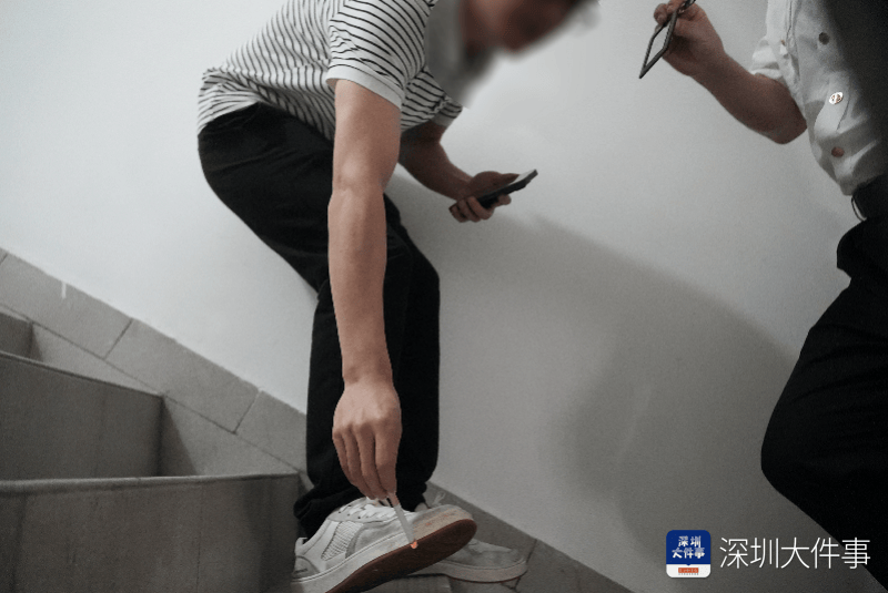 福田一写字楼内多人吸烟被罚,67有人看到执法人员就"藏"烟