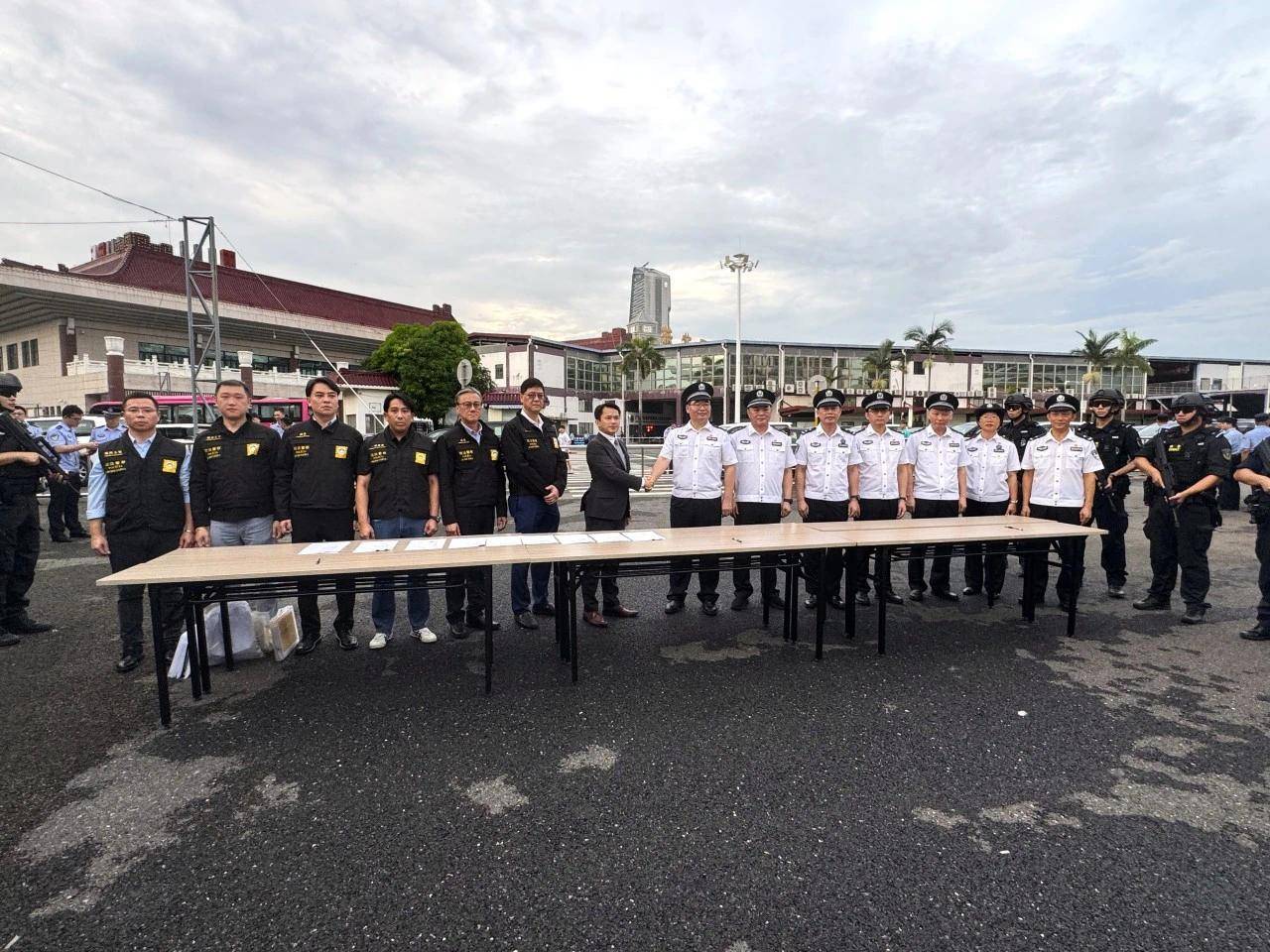 36人在澳门非法兑换货币被抓获，已移交内地警方！现场曝光-齐鲁晚报网