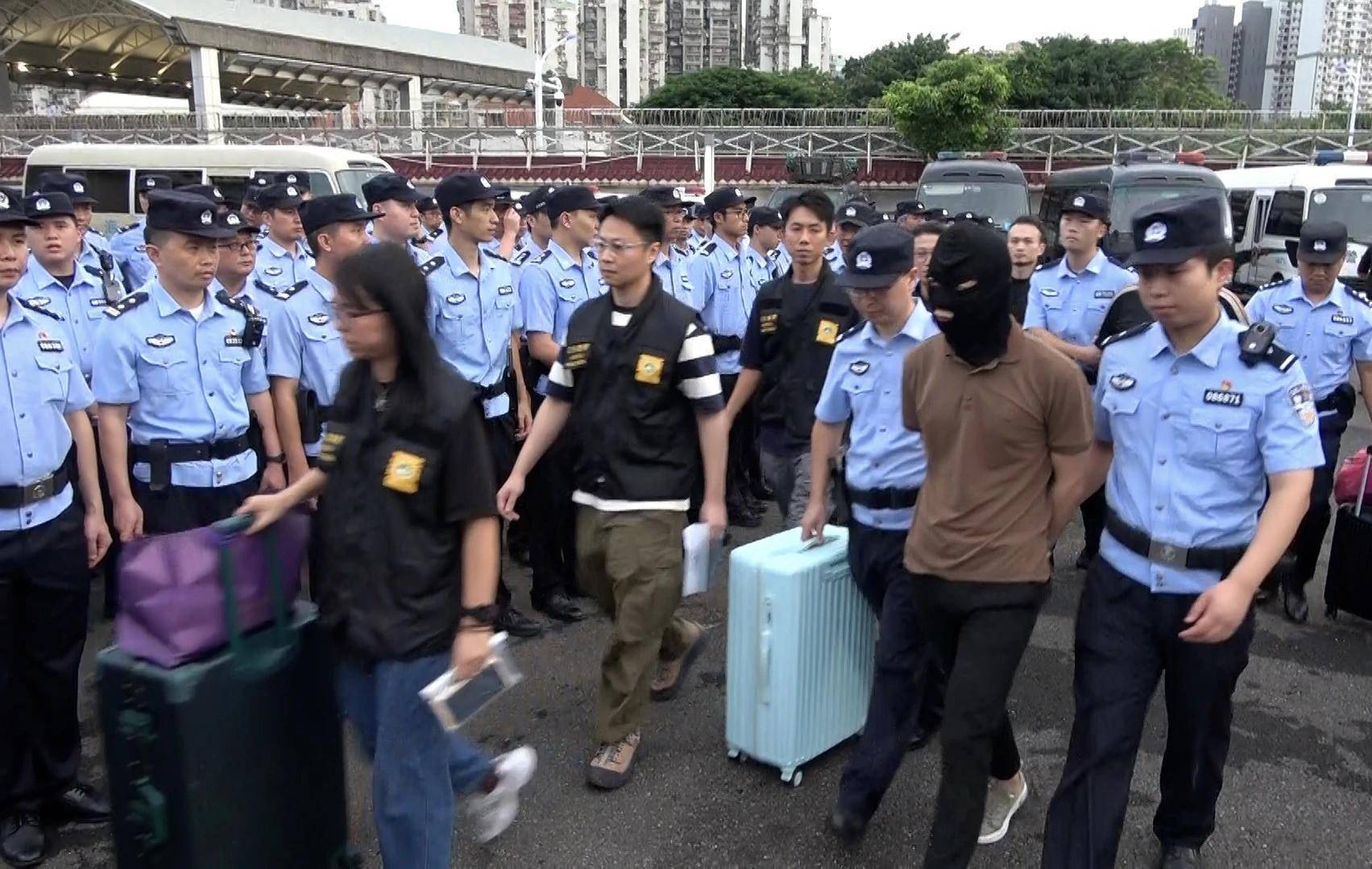 36人在澳门非法兑换货币被抓获，已移交内地警方！现场曝光-齐鲁晚报网