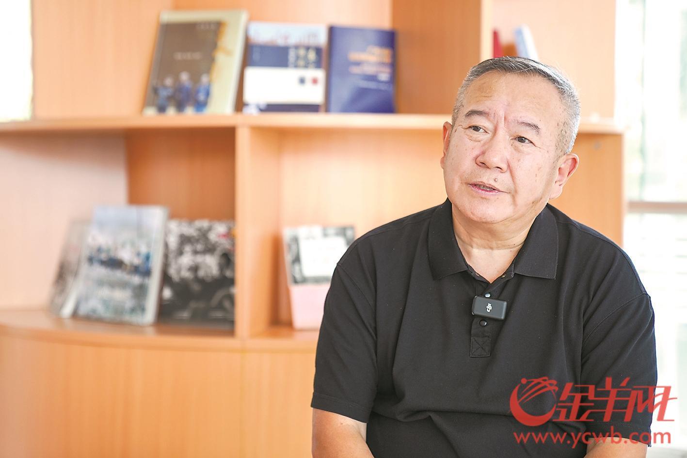 彭浩谈家风:父母教我老实做人 踏实干事 平淡生活