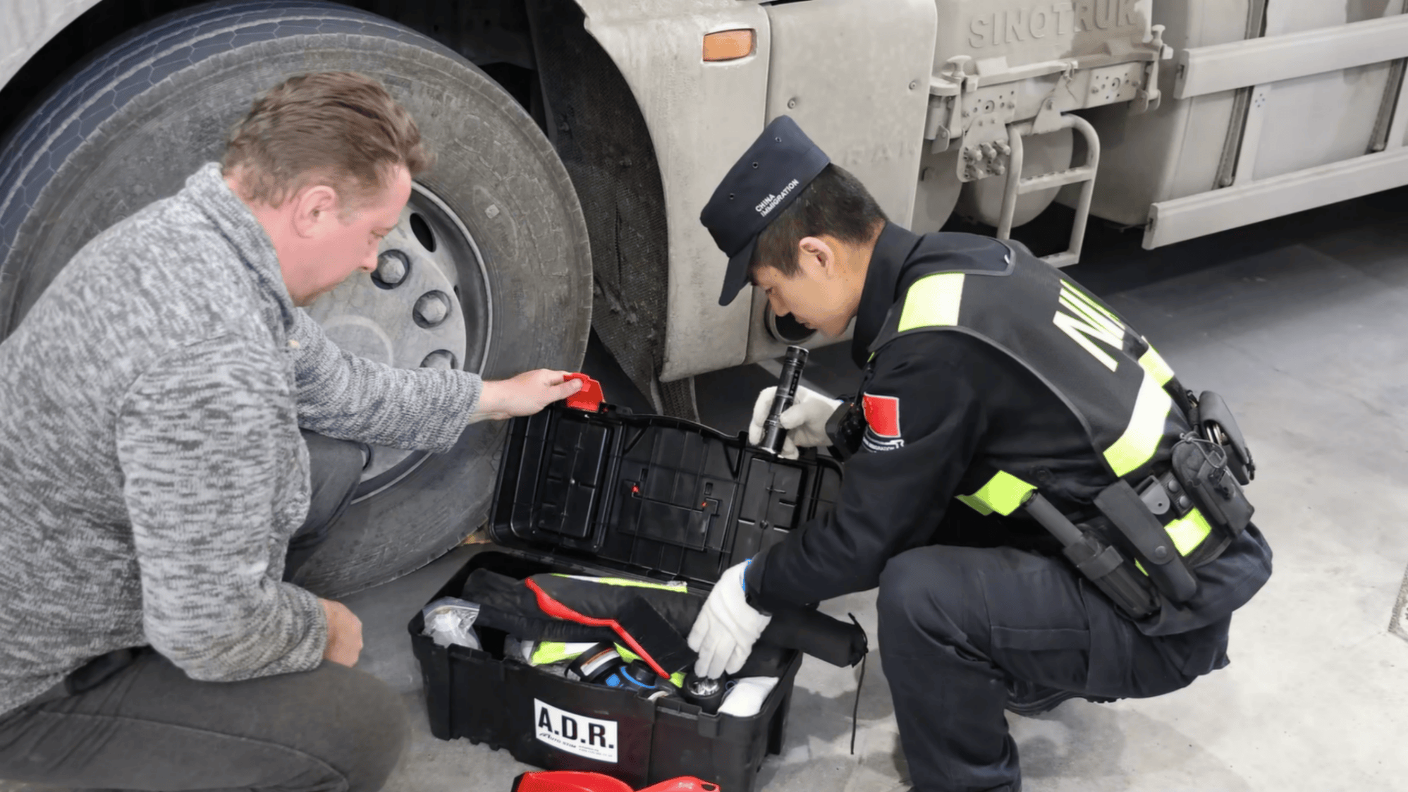 今年一季度阿拉山口公路口岸出入境车辆人员实现"双增长"