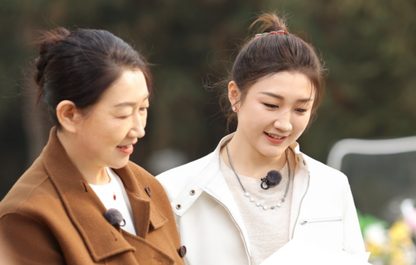陈梦和妈妈上综艺，《是女儿是妈妈2》解锁母女关系的治愈密码