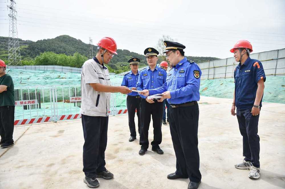 济南城管：让“一案三查”成为常态 助推建筑垃圾全链条闭环监管
