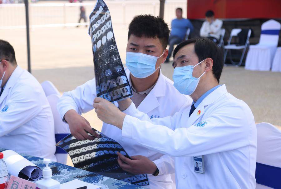 专家：如何帮助青少年远离烟草