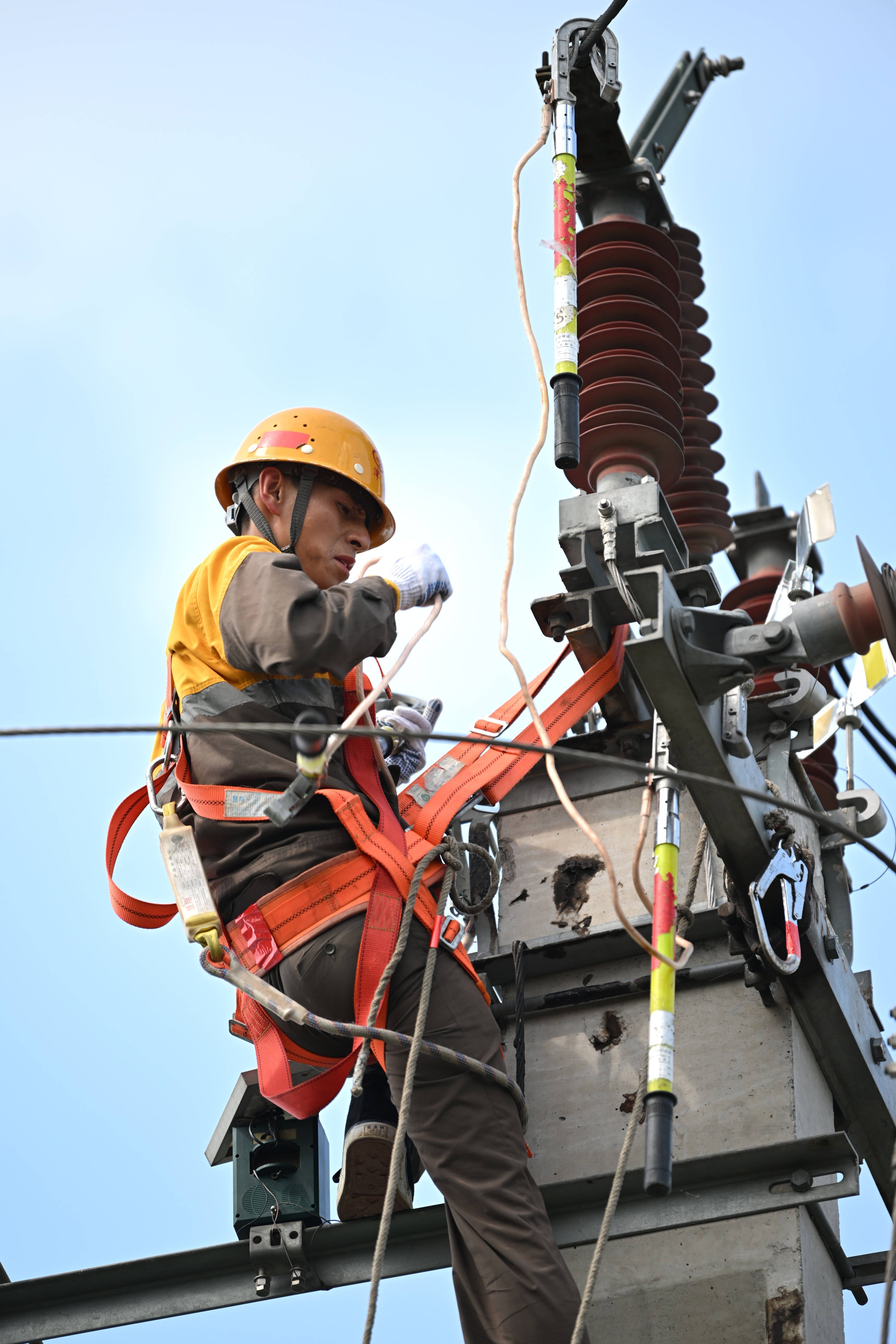 天津:铁路供电系统开展暑运检修保安全