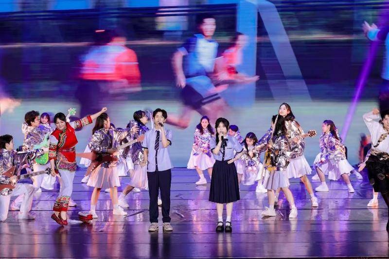 90位中外青少年用英语讲述最美中国
