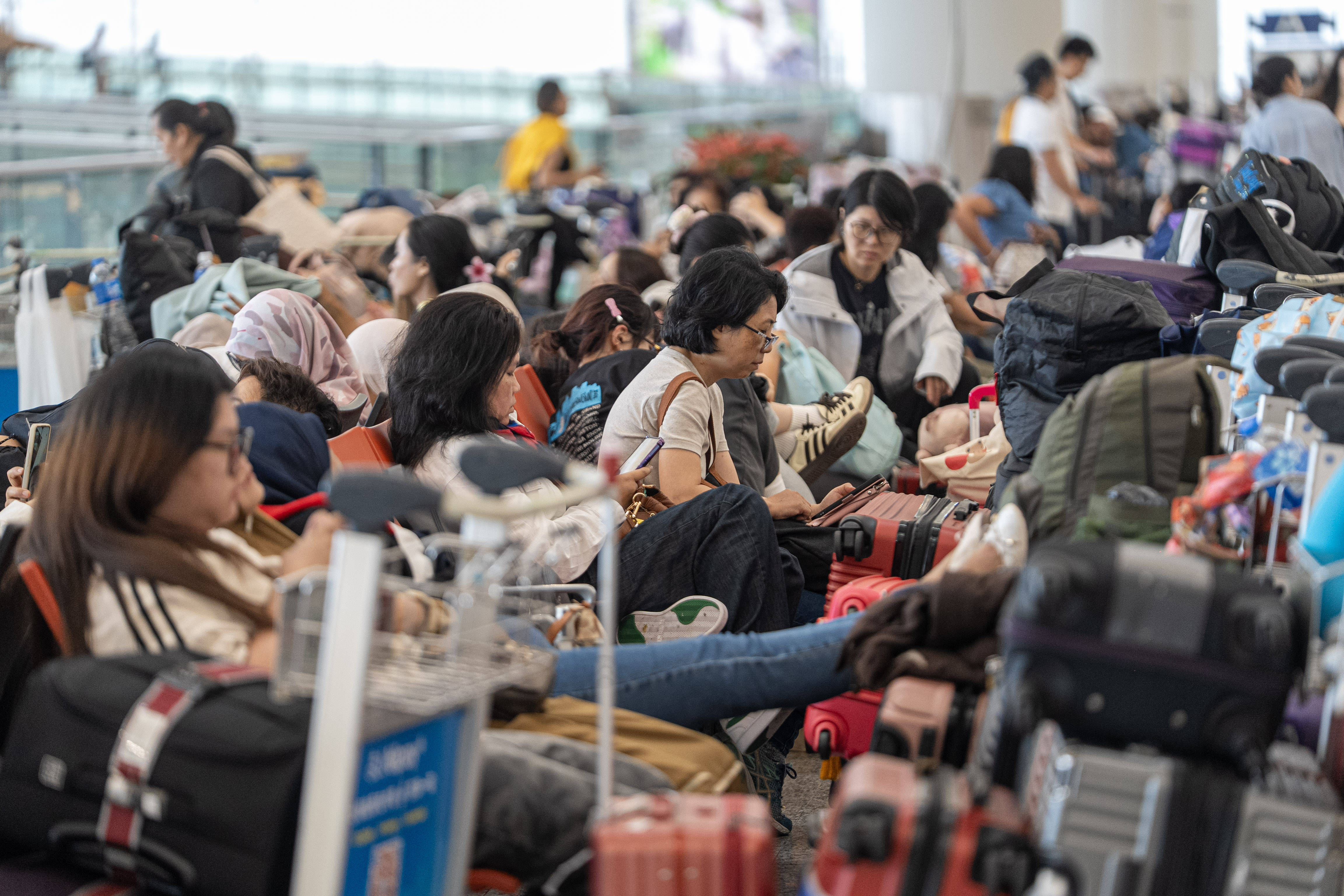 台风“韦帕”影响香港机场航班