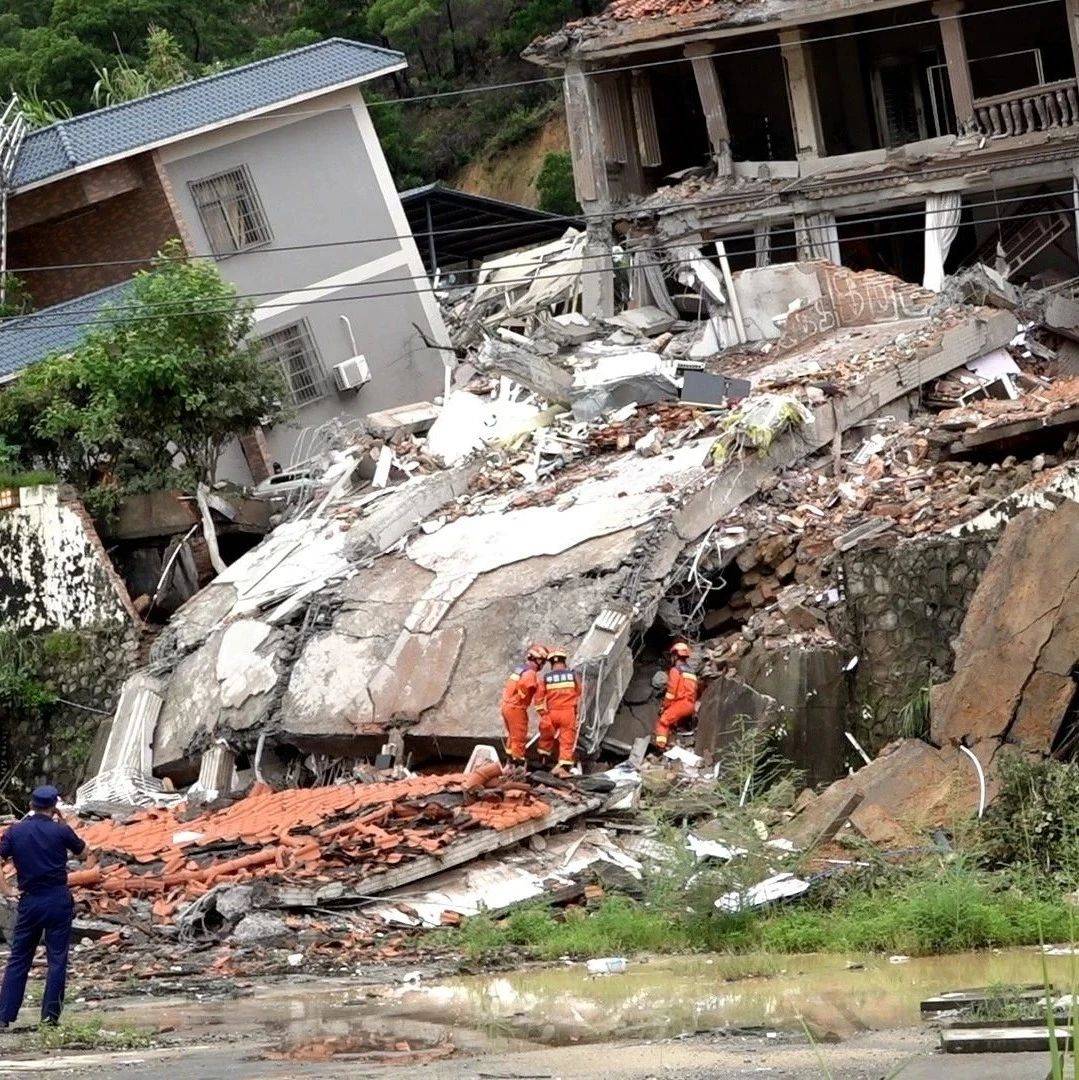 广州发生山体滑坡致房屋垮塌，多人被困