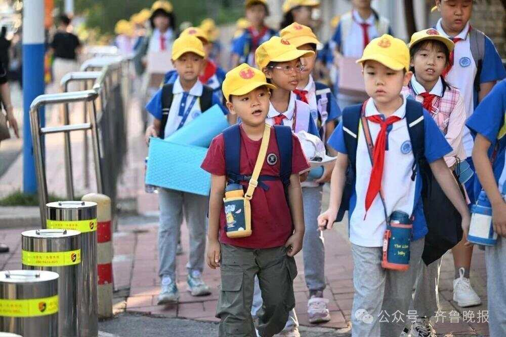 小学生报到名字惊艳众人 扶苏、知潼、邕熙、雨桐......“子涵”时代过去了？
