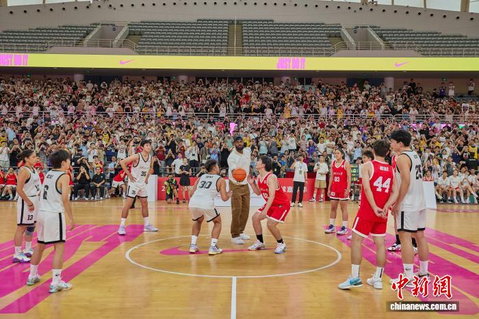 NBA球员勒布朗·詹姆斯：球技未达上限，我想继续进步