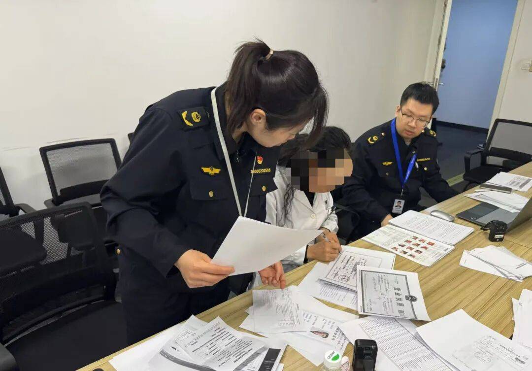 奢侈品虚假抢购、AI专家虚假宣传……一批直播电商违法违规案例公布