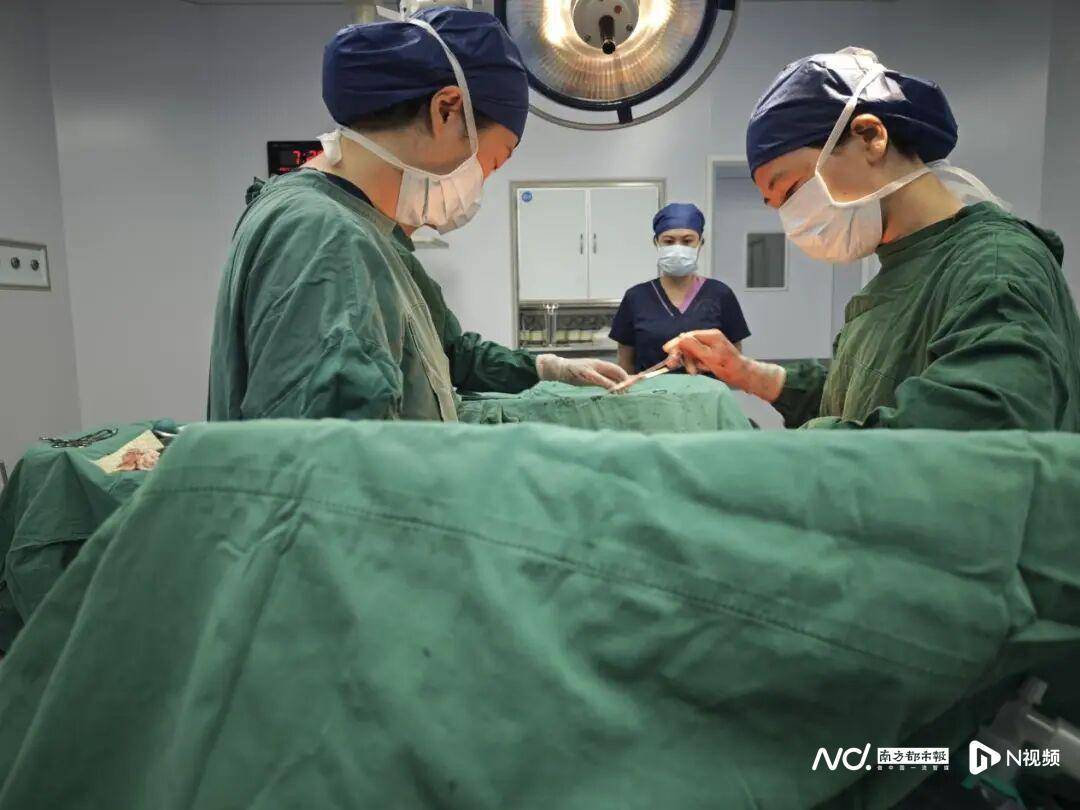 台风天里的“生命救援”，中山医护团队紧急救助血性羊水产妇