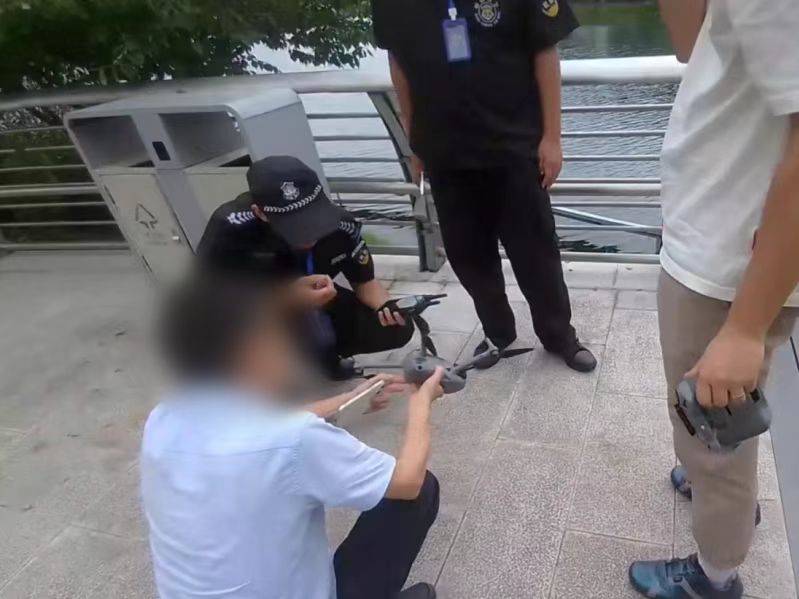 上海警方连续查处“黑飞”案件 多人被行政处罚