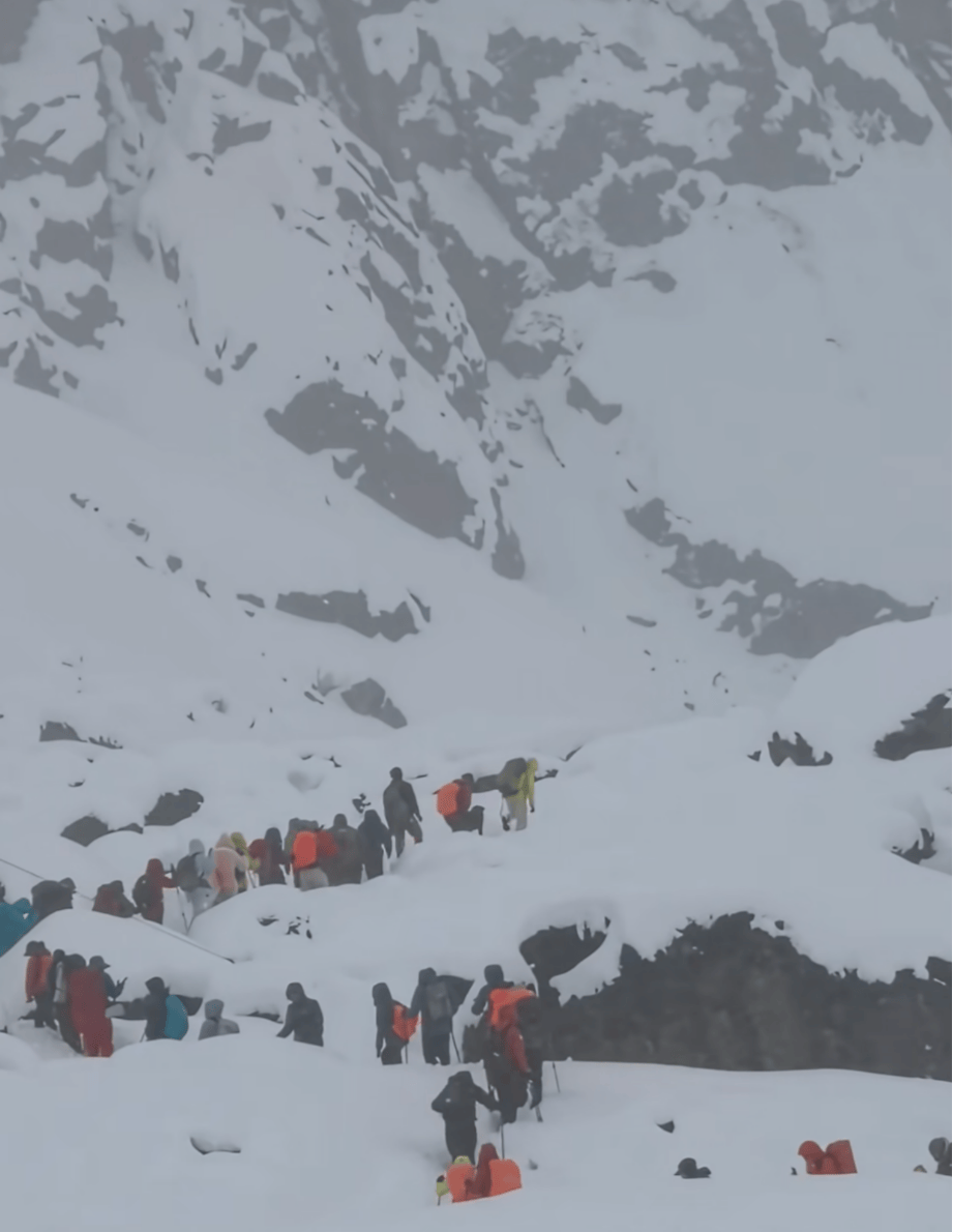 徒步探险遇险频发：美景与险境的博弈，谁在为“野生徒步”买单？