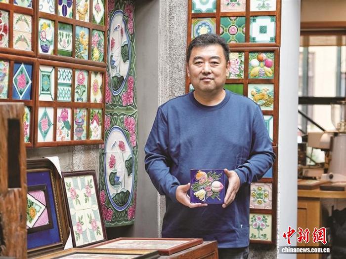 大连“守砖人”费广业：以收藏守护历史记忆