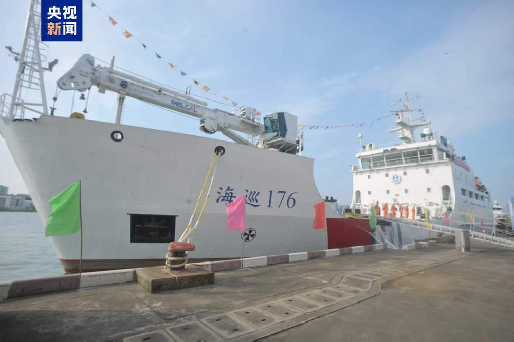 我国交通运输系统最大最先进航标船“海巡176”正式列编