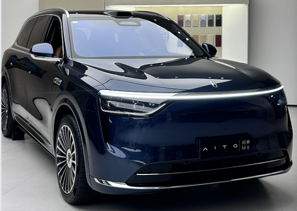 刚买了20多天的问界M8大灯就“进水”？ 这样的产品质量找谁说理去