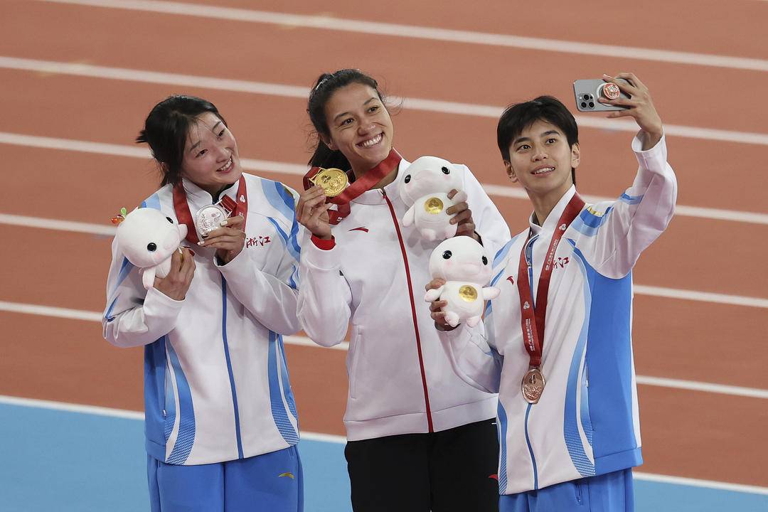 激情全运田径赛场不止卡实力，还“卡”颜值