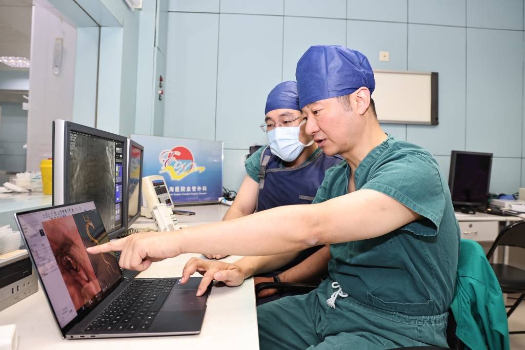 血管外科专家说“AI成为助手”，它帮医生做了哪些事？