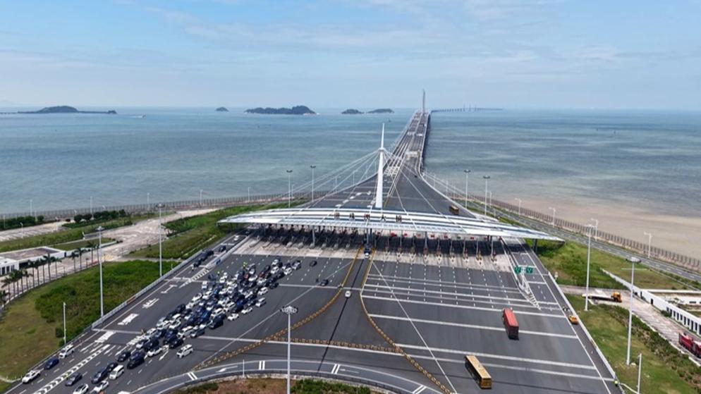首次突破两个大关 港珠澳大桥客流车流均创历史新高