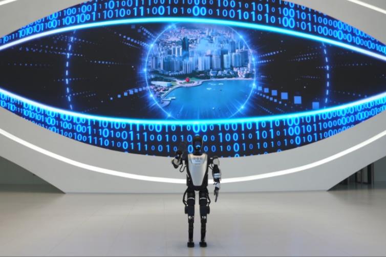 青岛持续推进“人工智能+政务服务”改革 已上线17个“边聊边办”AI场景