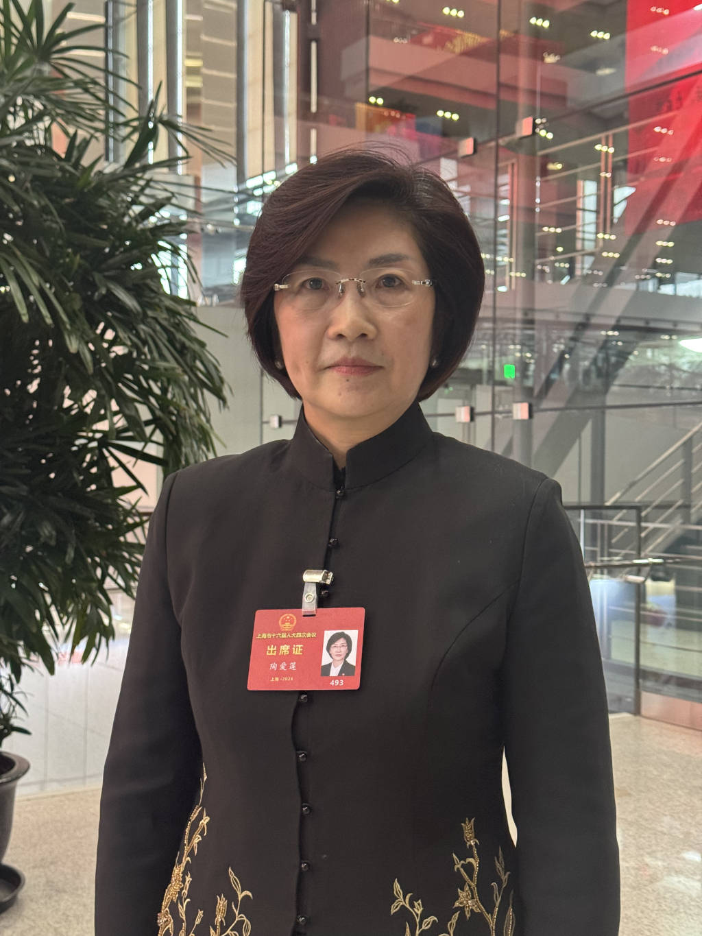 银发群体越来越多人选择轻医美，代表提出四方面建议