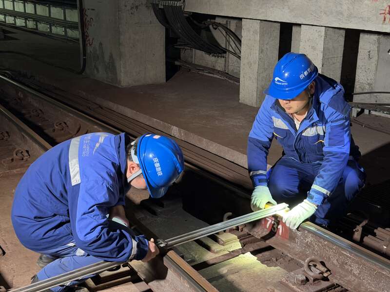 新春走基层丨记者凌晨探访成都地铁韦家碾站里的春运“守夜人”