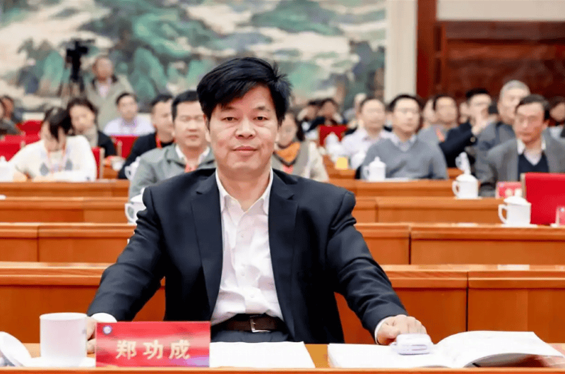 专访郑功成：建议给农村70岁以上老人发“历史贡献养老金”