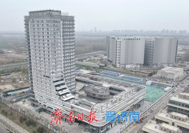 济南西部大型公交枢纽外立面装修进入尾声