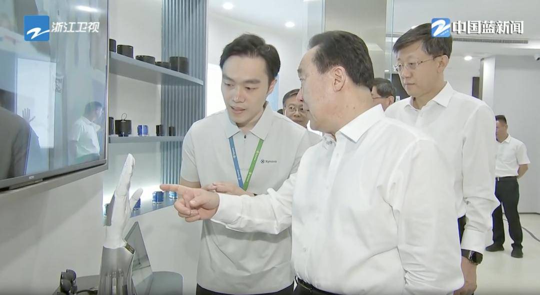 省委书记调研“新八骏”，与“90后”创始人交流